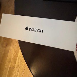 Apple Watch SE (2022) 44mm Midnight Aluminum Case with Sport Band, M/L